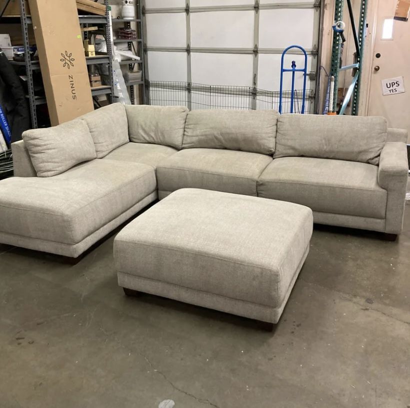 Raylin Fabric Sectional