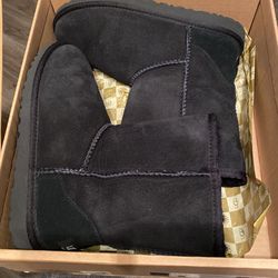 Black Uggs 