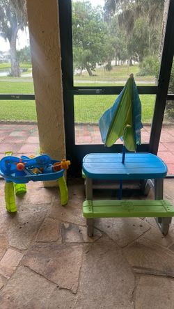 Kids or Toddlers outdoor set (Moving need gone ASAP)