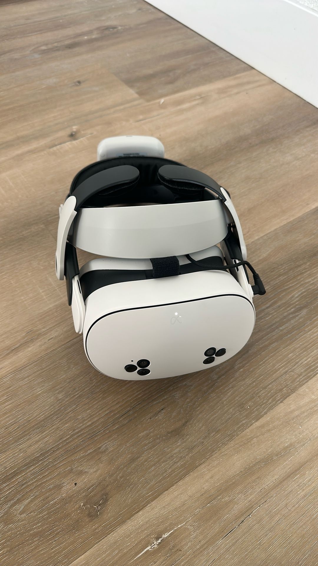 Oculus Quest 3 with head comfort and battery pack strap