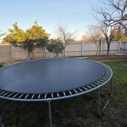 Trampoline For Sale 100$