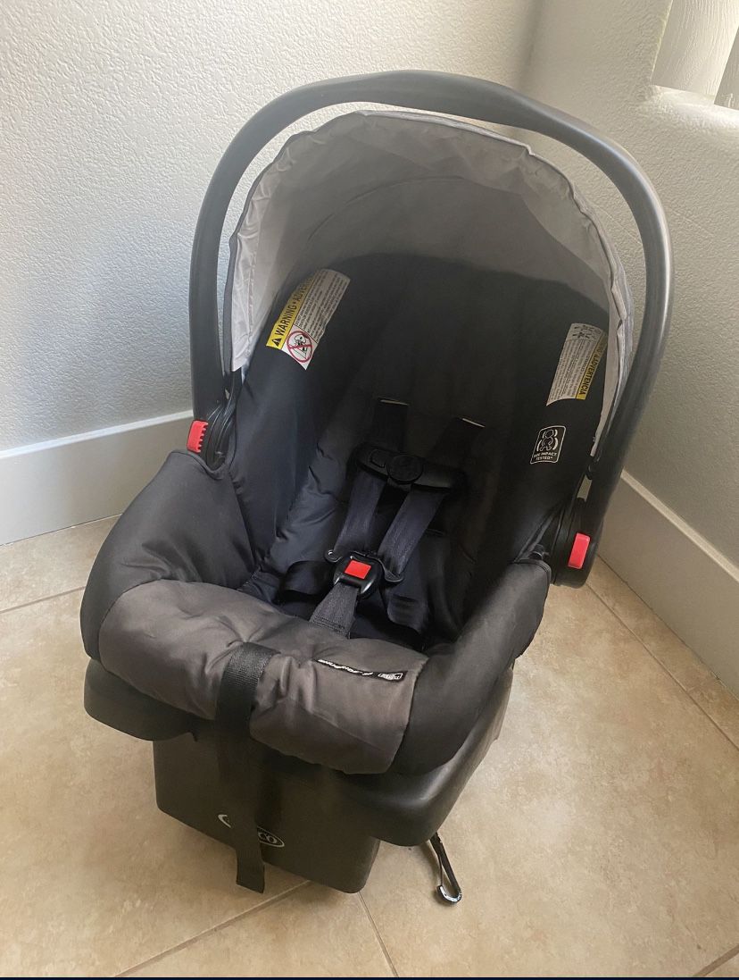 Graco Snugride 30* Carseat with Base