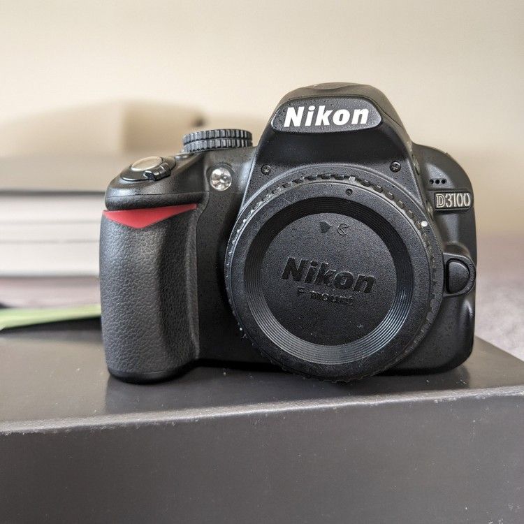 Nikon D3100 Camera