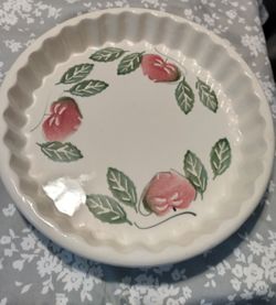 Quiche Baking Dish From Italy Apple Design 91/2 x 9 1/2