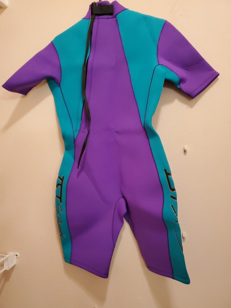 Womens IST Proline 5MM Wetsuits.