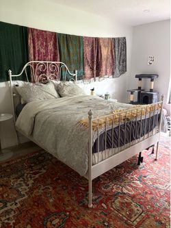 Decorative Full Metal Bed Frame & Box Spring
