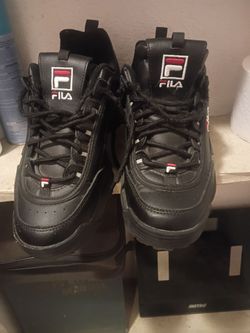 FiLA tennis shoe