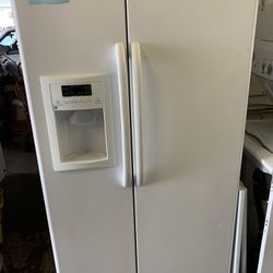 White Side By Side Refrigerator Excellent 