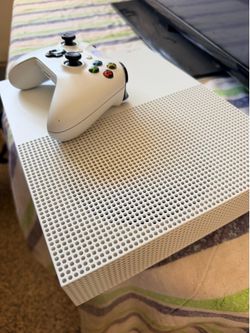 Xbox One S with controller
