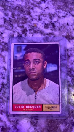 1961 Topps Julio Becquer Card / LA Angels
