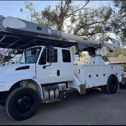 2017 60ft Bucket Truck 