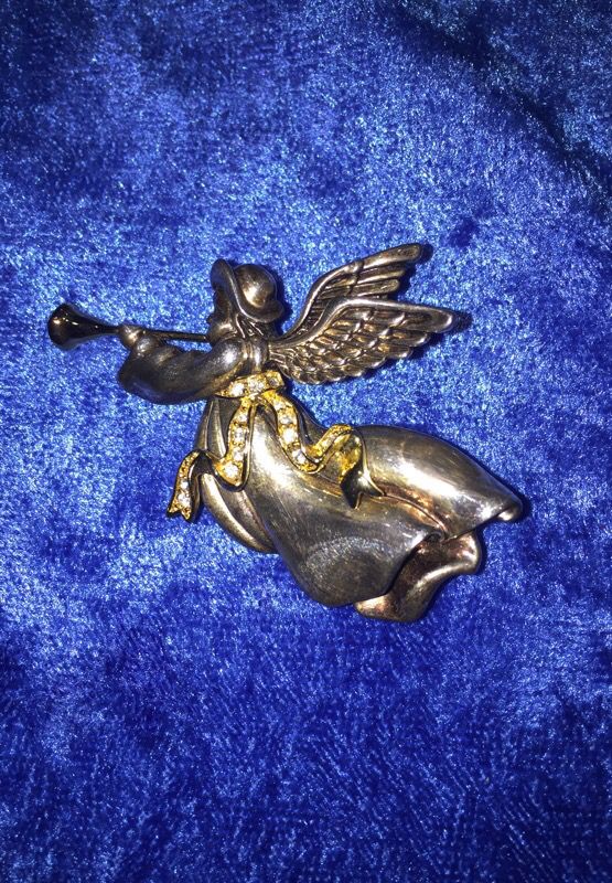 Silver plated brooch angel pin