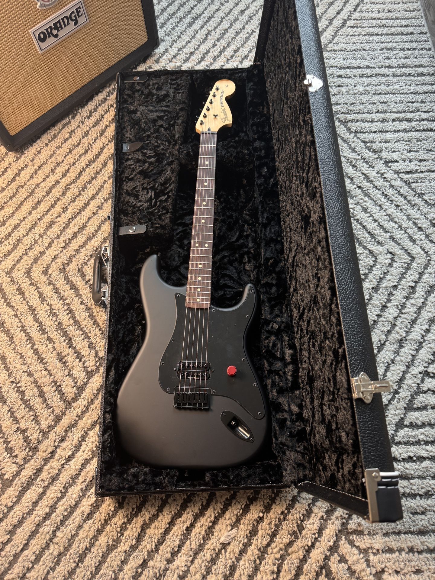 Tom Delonge TTS Blackout Fender Stratocaster
