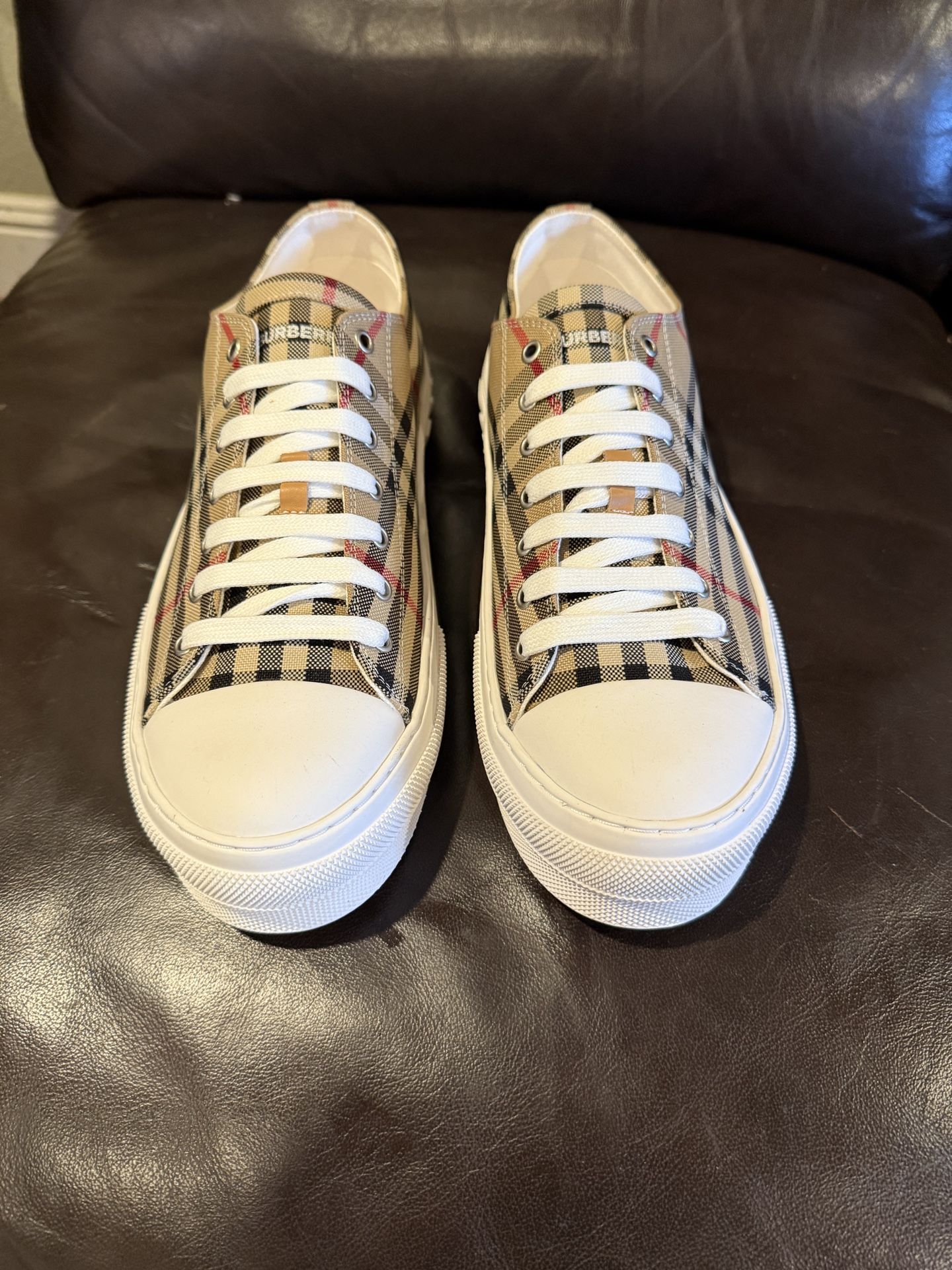 Burberry sneakers