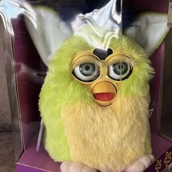 Vintage 1998 Tiger Electronics Furby 70-800 Kiwi