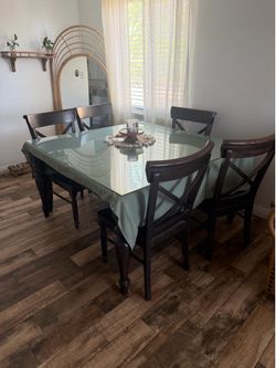 Dining table $300 glass top