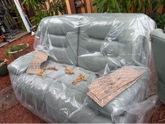FREE COUCHES!!
