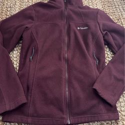 Columbia Sweater size: S