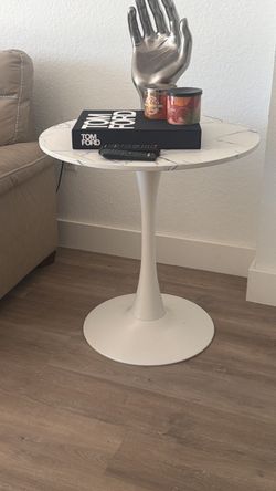 FAMILY MOVING - SIDE TABLE