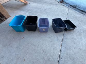 5 plastic storage containers all for $8