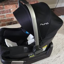 Nuna Pipa Light LX Car SEAT  and Base