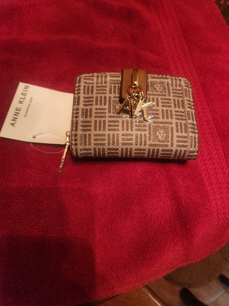 Brand New Women's Anne Klein Wallet