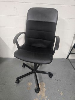 Black Office Chair with Armrests and Wheels