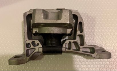 Engine Mount For 12-18 Ford Focus 04-10 Mazda 3