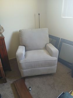 Swivel Recliner.  