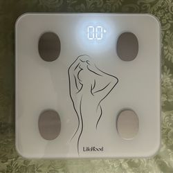 The scale does not only measure weight, but gives you the full body composition so that you know more about your health.