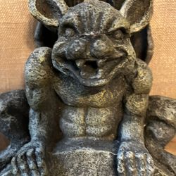 Gargoyle Tombstone / Gothic