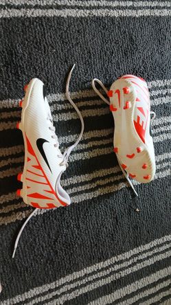 Nike Size 5.5 Soccer Cleats Mercurial