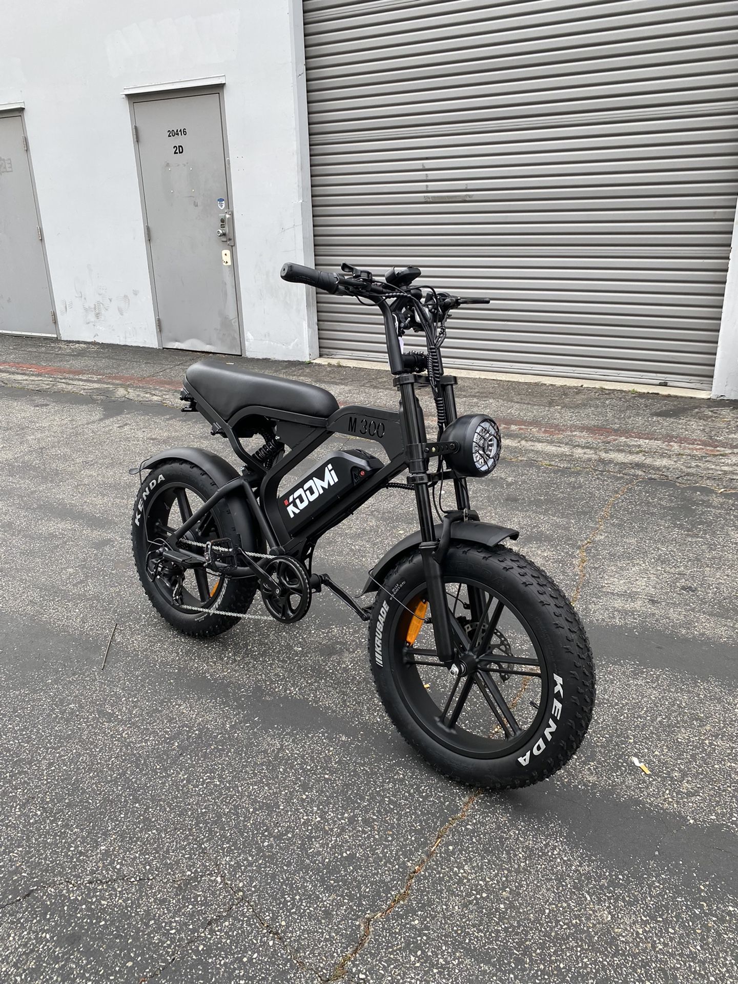 New, retro moped e-bike 750w 48v 20ah top speed 28mph hydraulic disc brakes range up to 65 miles electric bike 