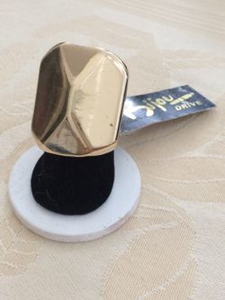 Bijou Gold Tone Cocktail Ring size 6.5