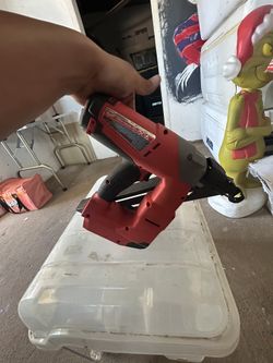 Milwaukee 15 Ga Finish Nailer (TOOL ONLY)