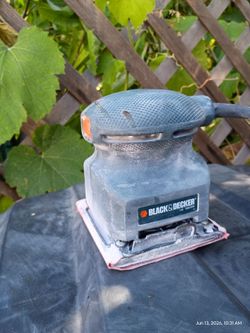 Black and Decker hand sander
