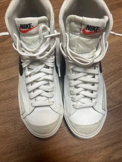 Nike Blazer Mid 77 White And Black Shoe Sneaker DA4086 100 Preowned - Size 7Y