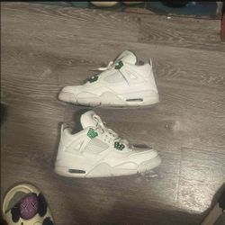 Jordan 4 “Metallic Green”