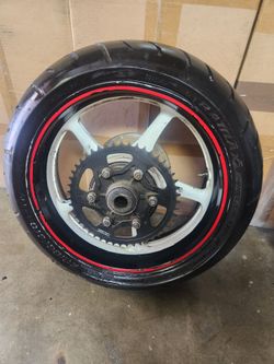 2005 YAMAHA R6 REAR WHEEL AND TIRE