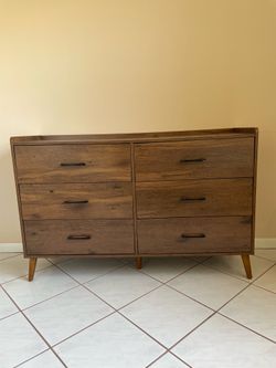 2 twin beds with night stand dresser