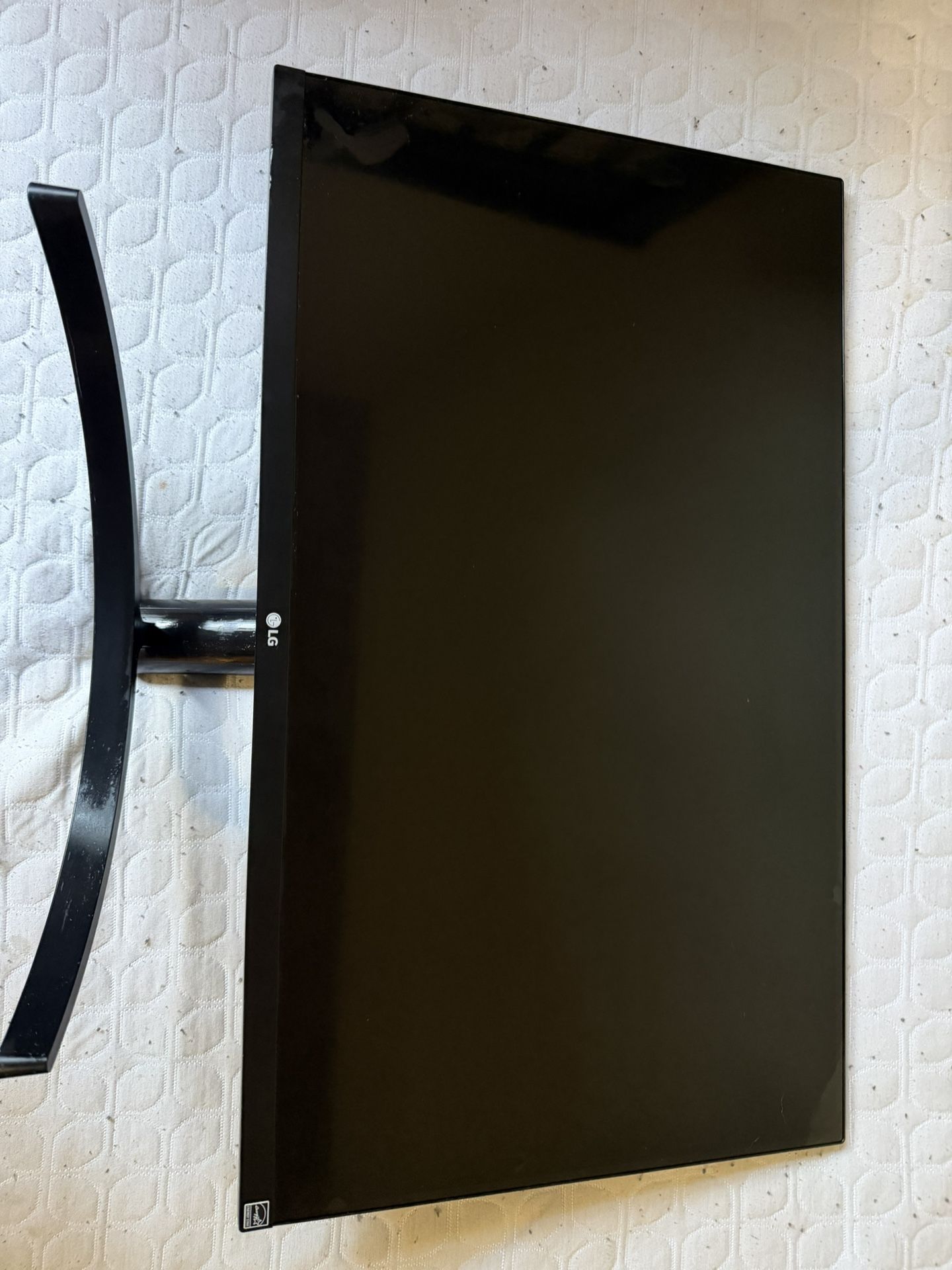 Pc Equipment  Monitor,speakers,keyboard 