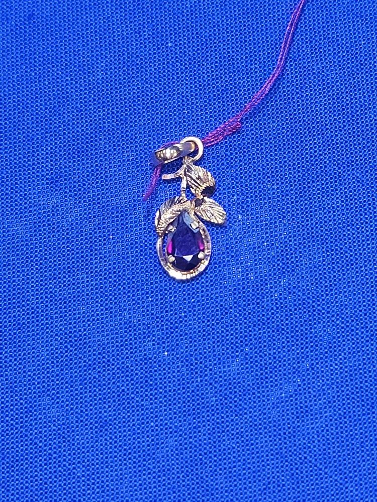 10kt YG Small Purple Stone Pendant. (C-3) ASK FOR RYAN. #370810225
