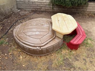 Sandbox with bench seating