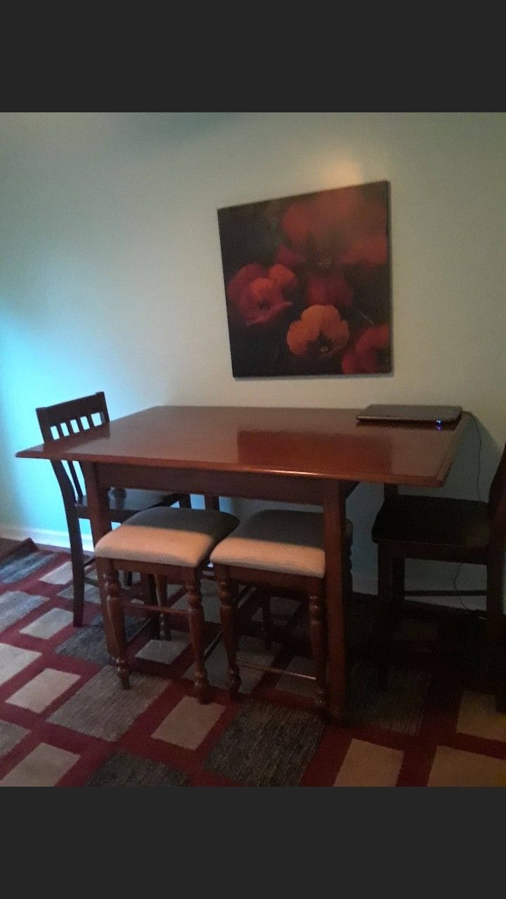 High top kitchen table with 2 chairs 2 stools