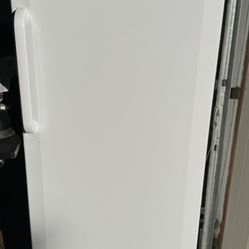 Hamilton Beach Garage Ready 11 Cu Ft With Drawers Upright Freezer in White