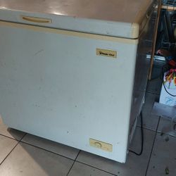 Magic Chef 7 Cubic Feet Chest Freezer