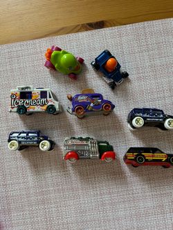 Set of 6 hot wheel cars
