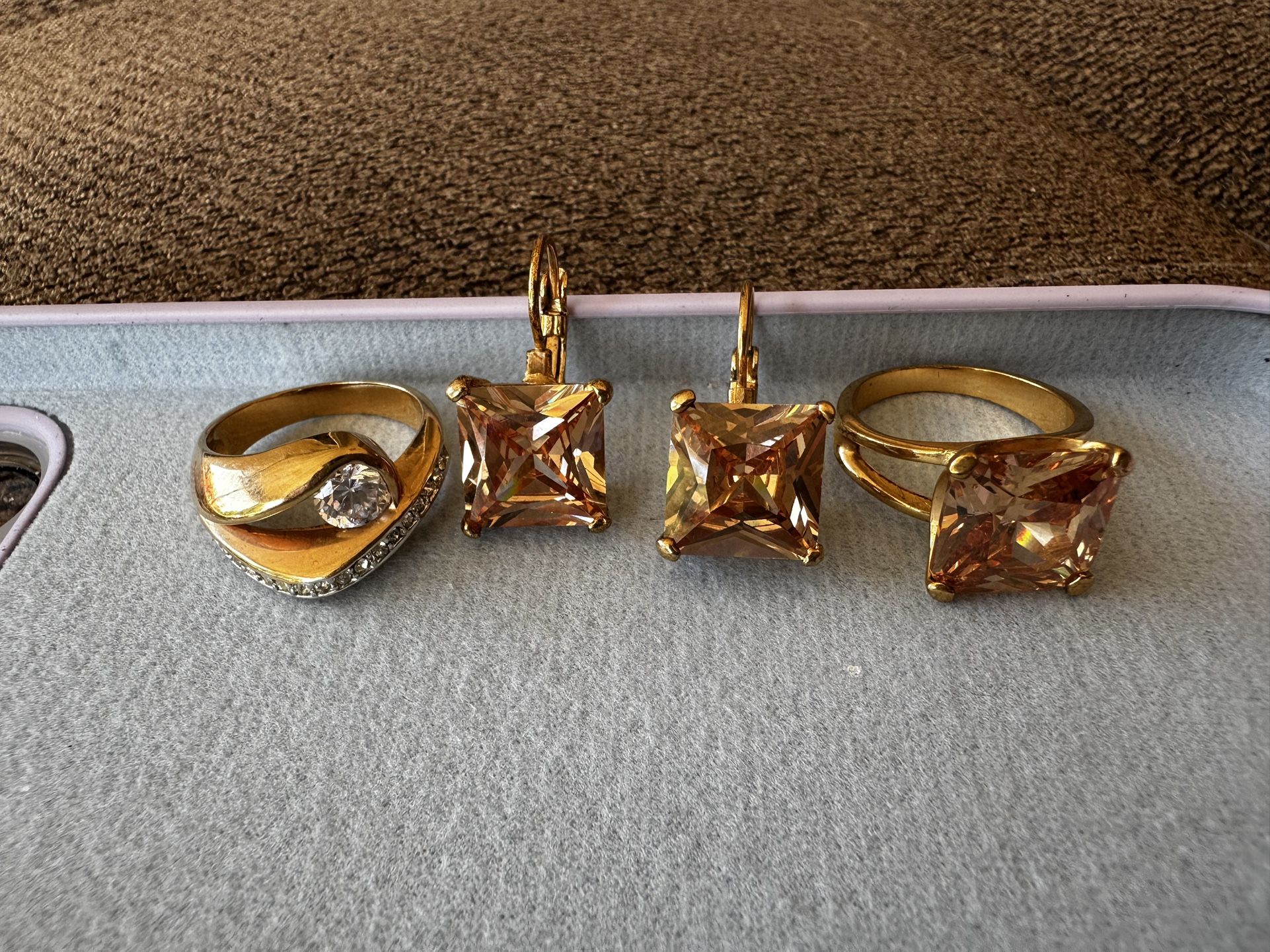 Set Of Earring And 2 Ring