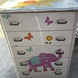 Dresser