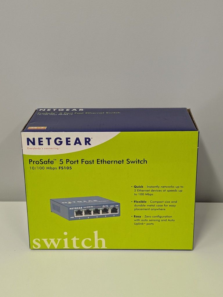 FS105 — 5 Port 10/100 Fast Ethernet Unmanaged Switch
